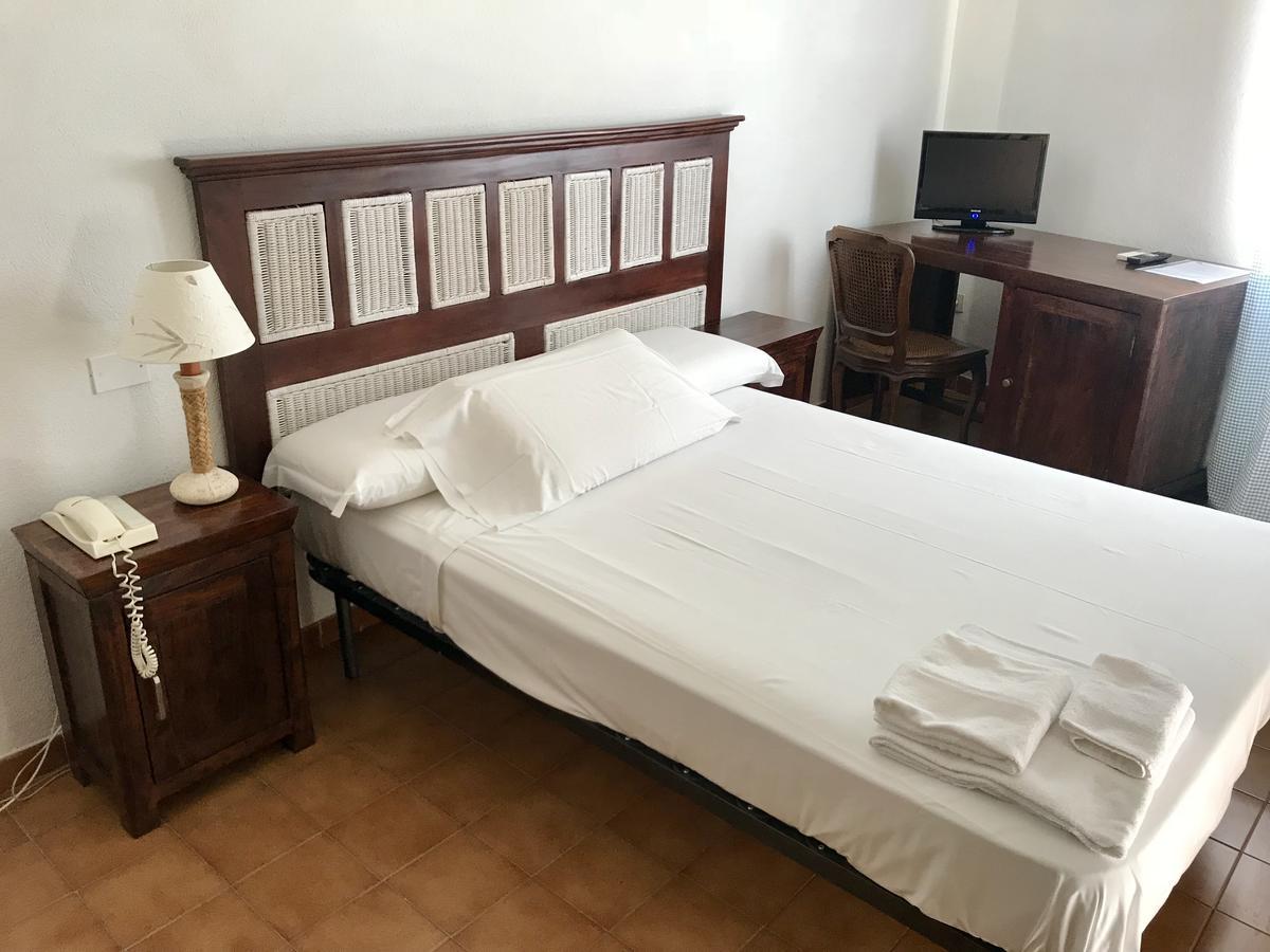 Hotel Su Meriagu Capitana Exteriör bild