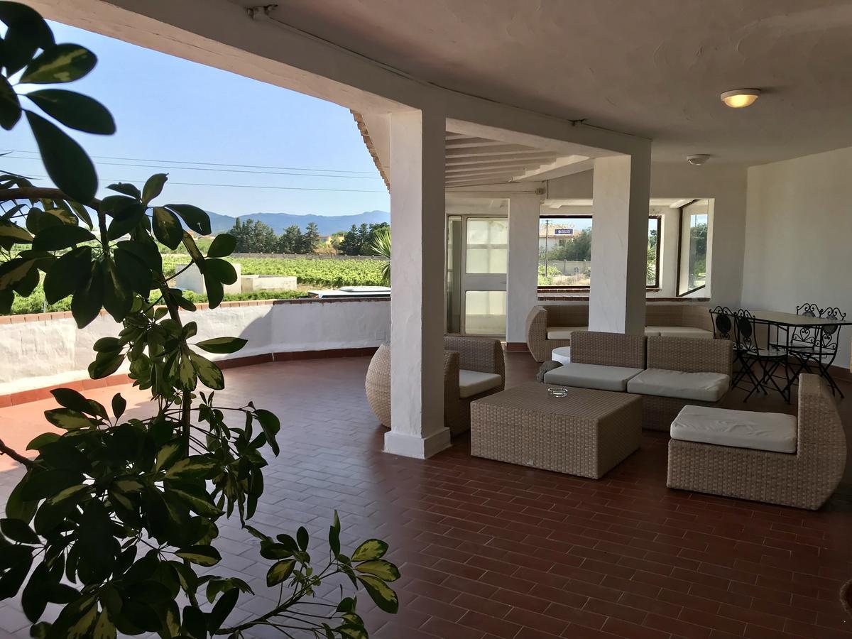 Hotel Su Meriagu Capitana Exteriör bild