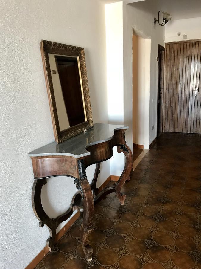 Hotel Su Meriagu Capitana Exteriör bild